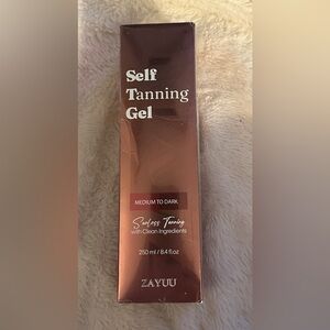 Say self tanning gel medium to dark sealed